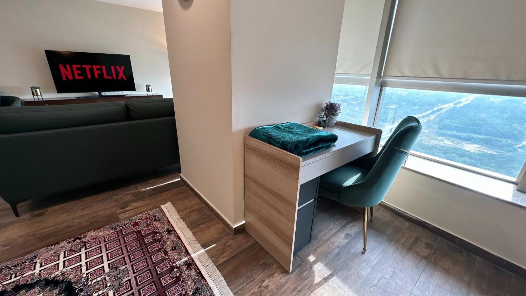 Centaurus Three Bed City View Islamabad Exterior foto